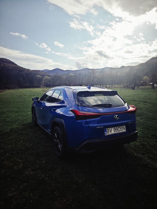 LEXUS UX 2019 — imagine 3