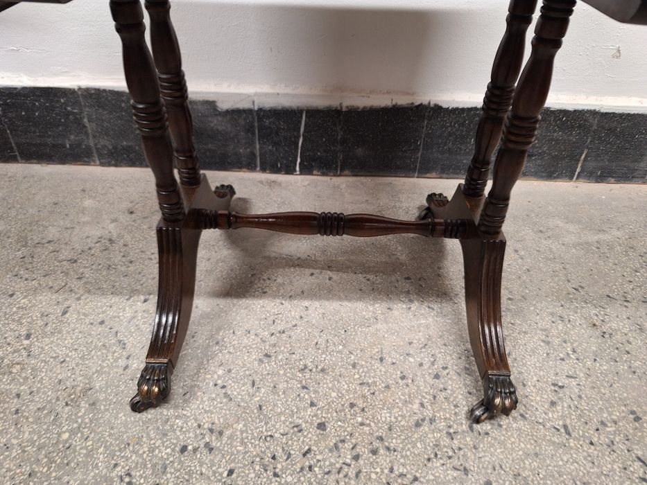 Антична маса с естествена кожа