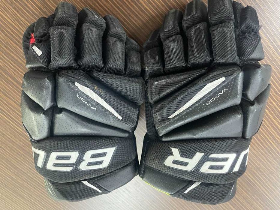 хоккейные перчатки Bauer Vapor