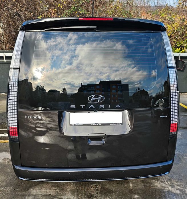 Продавам Hyundai Staria Premium 4x4 2.2 6+1