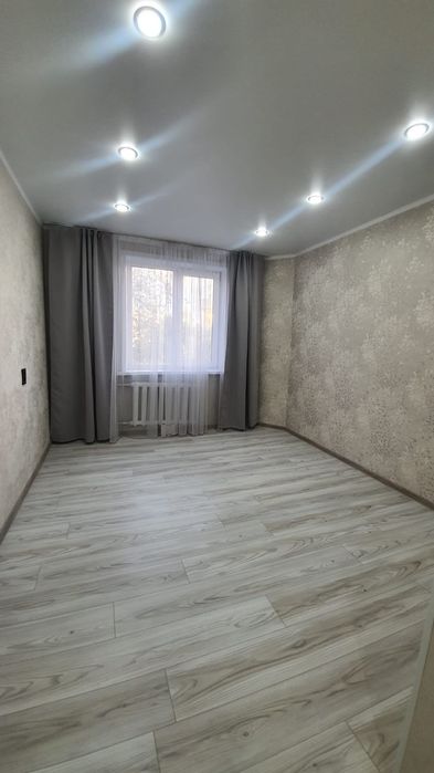 Продам 2 х ленинградку район ЦУМ
