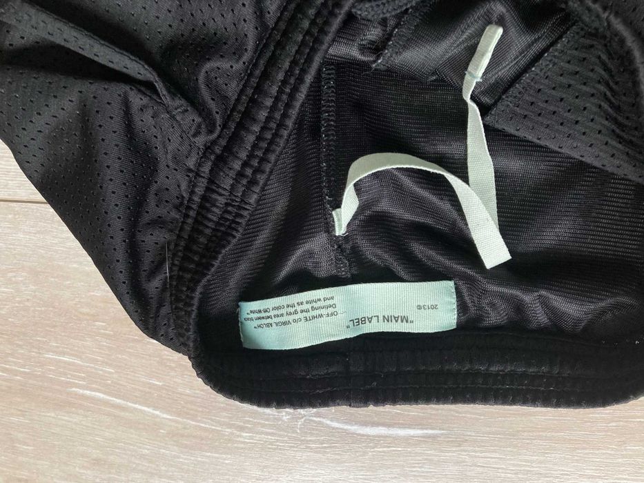 OFF WHITE къси панталони къс панталон шорти размер XS