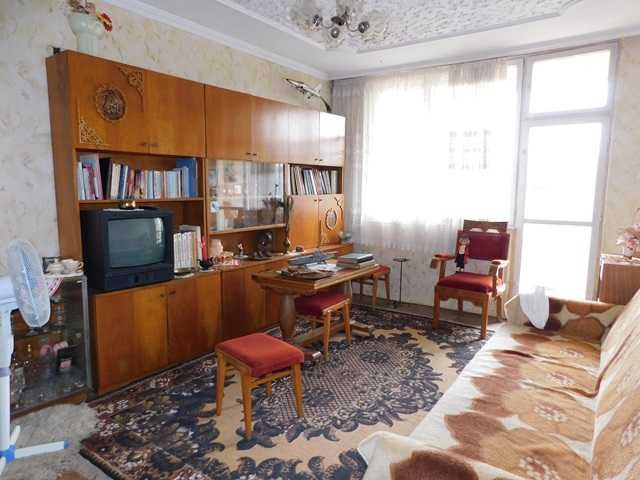 Продава се Тристаен апартамент в Търговище, Център - 68 кв.м за 938 €/кв.м - Снимка #1