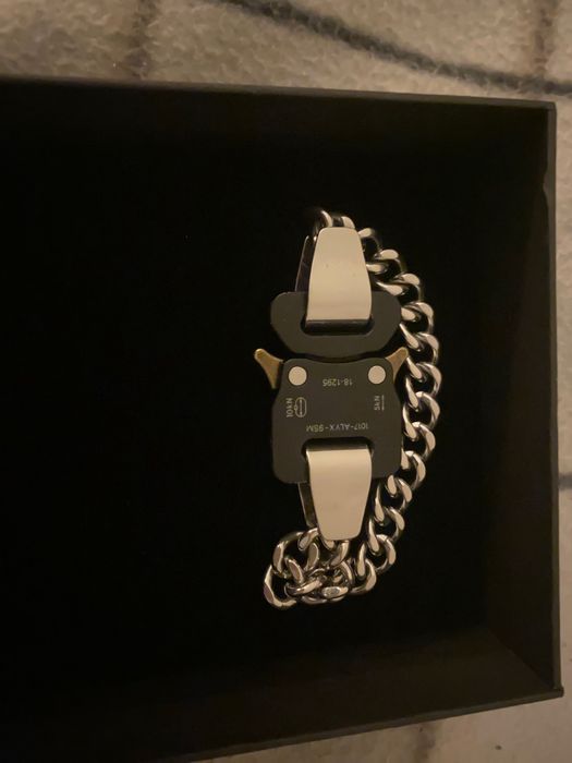 1017ALYX9SM единствен на ОЛХ