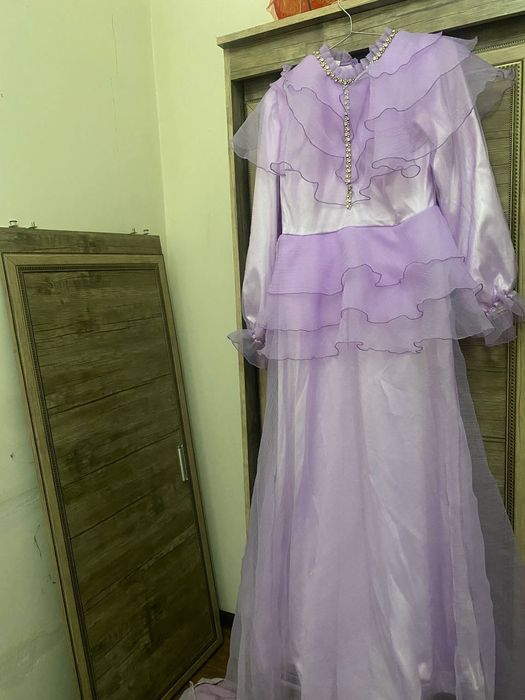 Вечернее платье продается