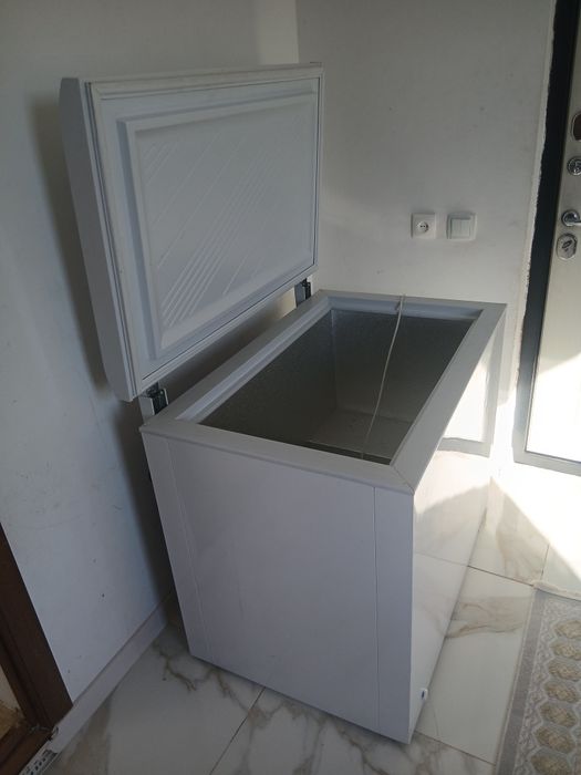 Продам морозильной камеру Лар