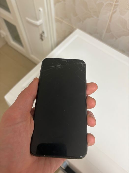 Vand iphone 11 stare folosit si buna