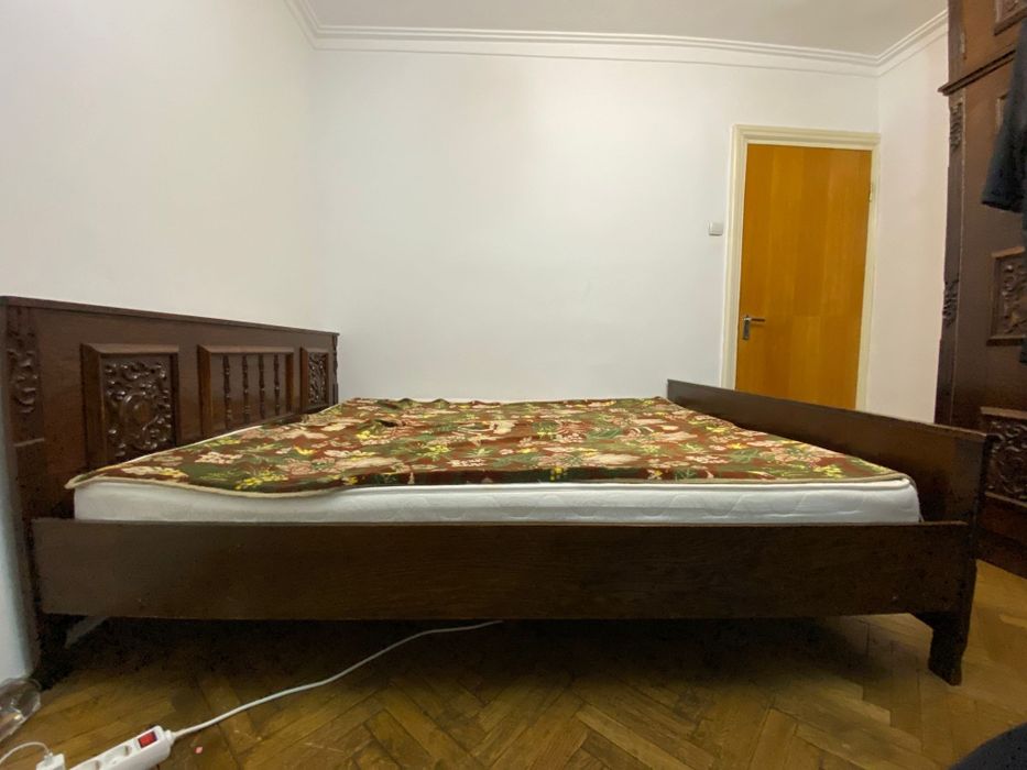 Vand pat și dulap din lemn masiv