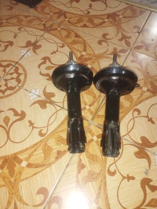 Амортизатор передний голф 3