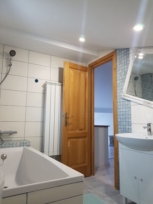 Se inchiriaza apartament 2 camere 100 mp