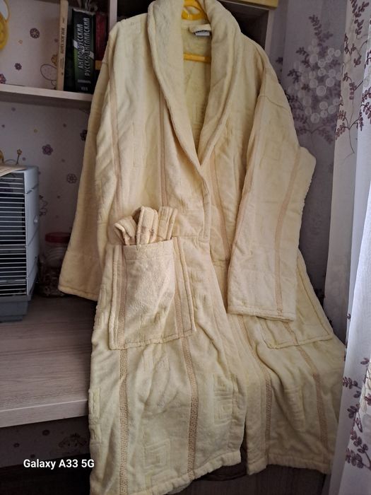 Продаётся махровый халат вирсачи новый