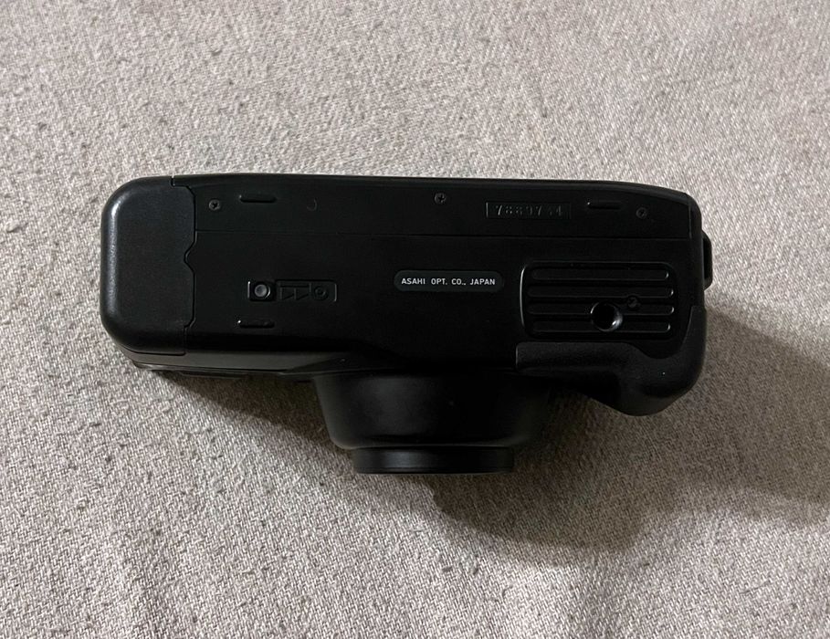 Aparat foto vintage Pentax Zoom 90 autofocus functio lipsa capac buton