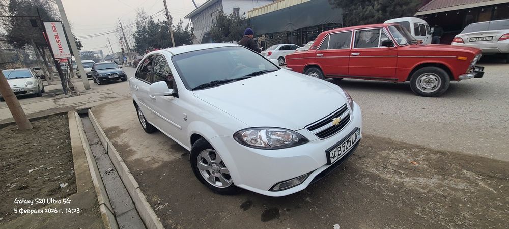 Машина сотилади холати зор бензинда факат нахтга сотилади