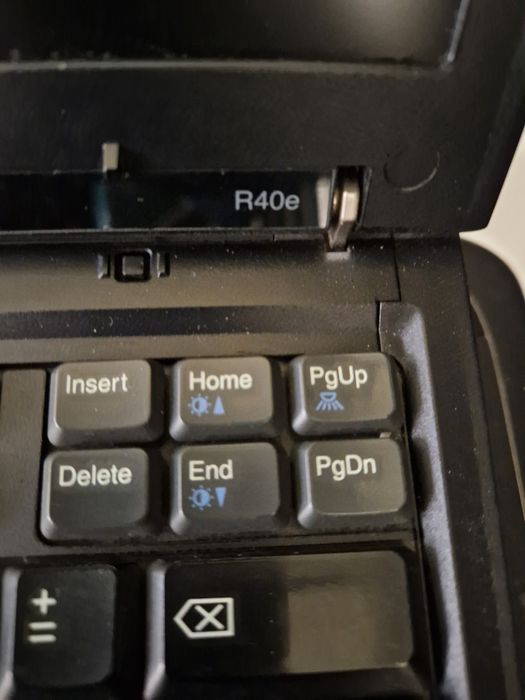Лаптоп ThinkPad R40e