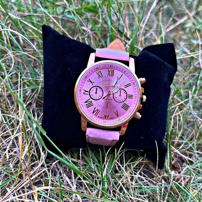 Часовници - различни модели и комплекти