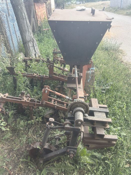 Продавам култиватор / тороразпръсквач