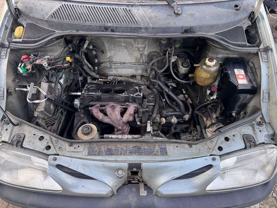 Renault megane scenik 1.6 1997г. На части.