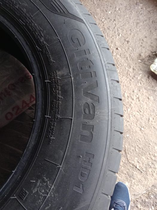 Vand sau schimb cauciucuri de vara 205/75/R16 C