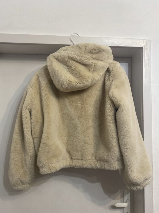 Късо пухено яке.