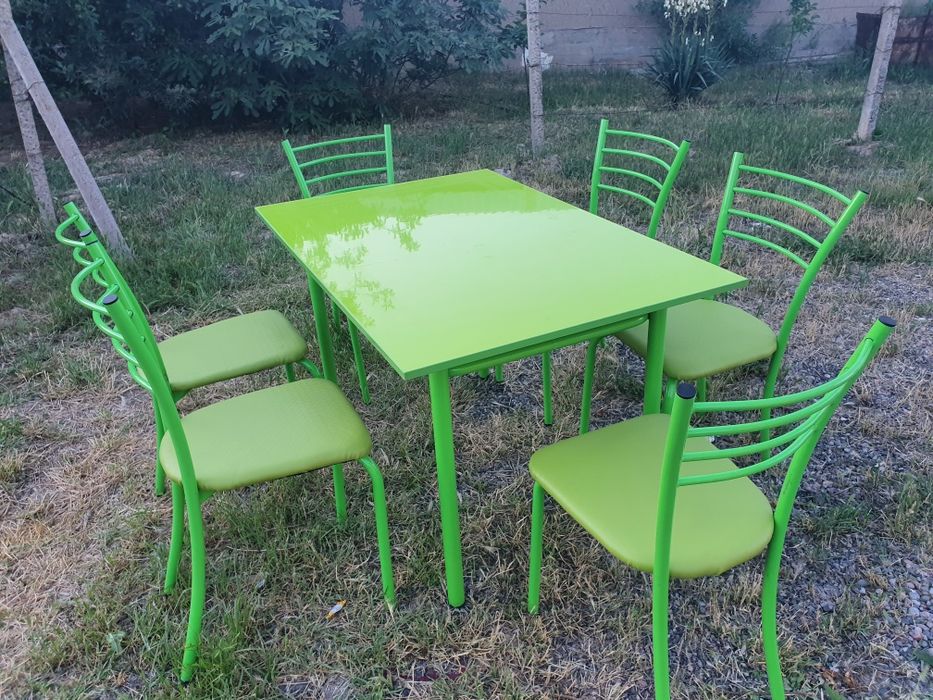 Кухонный столл с четырьмя стульями 100000 сум с 6 стульями 860000 сум