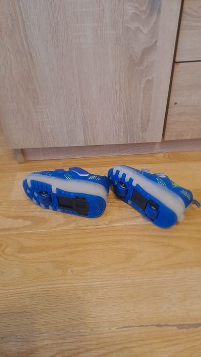 Adidași cu rotile marinea 27