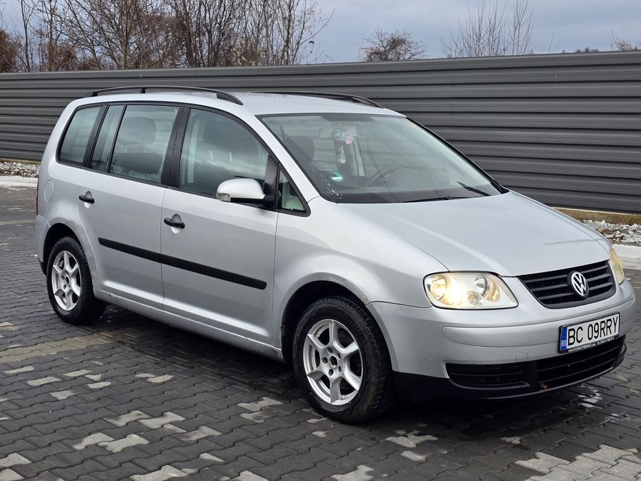 Vând Volkswagen Touran