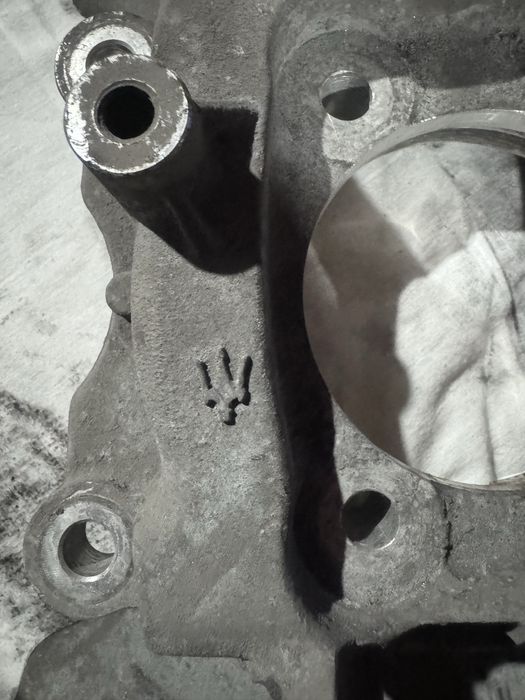 Шенкел с лагер главина за Мазерати