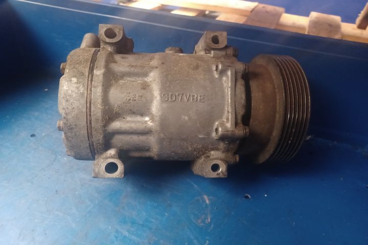 Compresor AC 1.5 DCI SD7V16 4726902724 8200600135 Dacia Logan prima g
