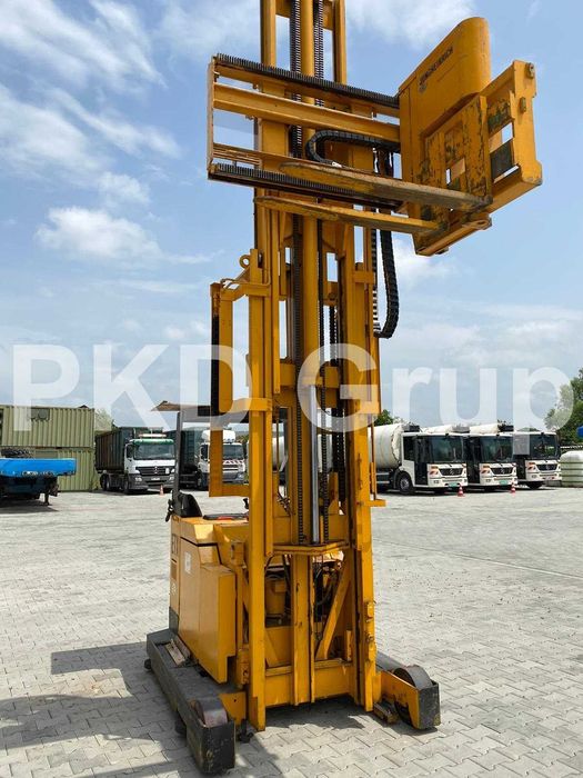 Stivuitor electric trilateral JUNGHEINRICH ETX 513