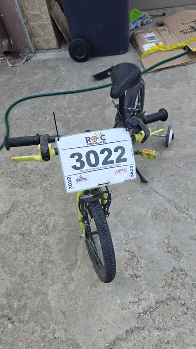 Bicicleta btwin 16" cu roti ajutatoare