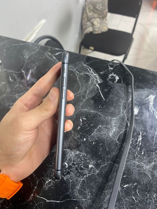Продам iphone 11 64gb