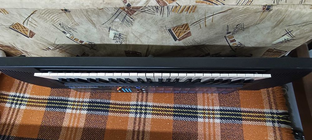 Синтезатор Yamaha psr 76