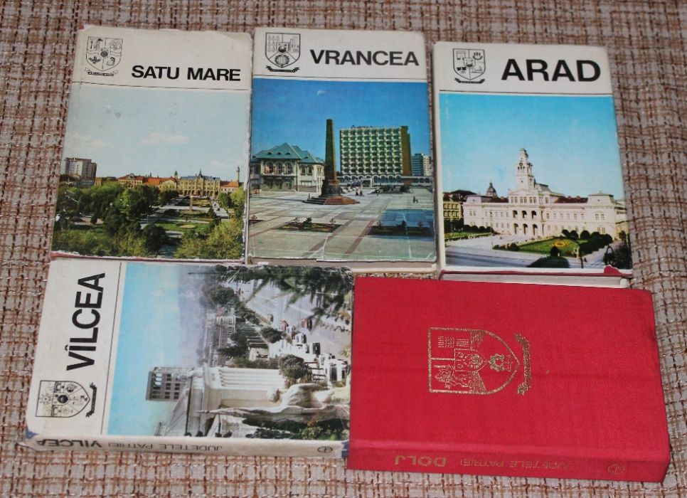 43 carti geografie turism  Enciclopedia geografica a Romaniei vol 3  Almanah turistic Catalogul pensiunilor turistice din Romania Mihai TIcan Rumano