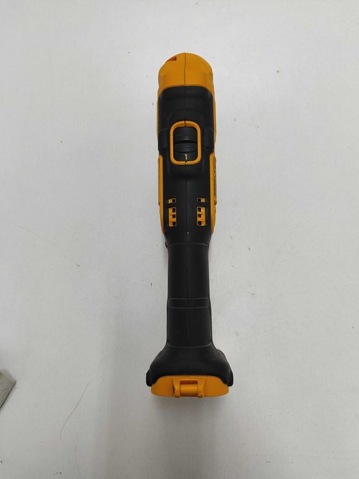 продавам ъглов винтоверт dewalt 18 v
