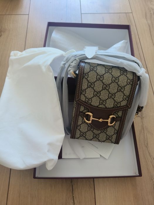 Продам мини-сумку через плечо Gucci