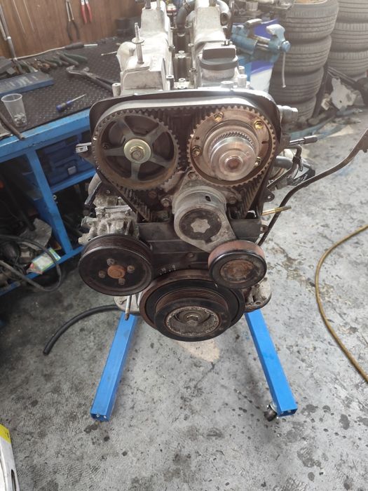 Двигател 2JZ-GE.
