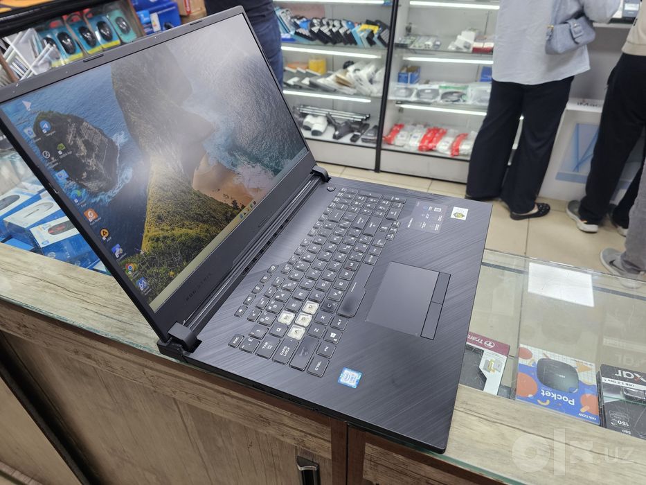Asus ROG 17 Core i7 + GTX1650