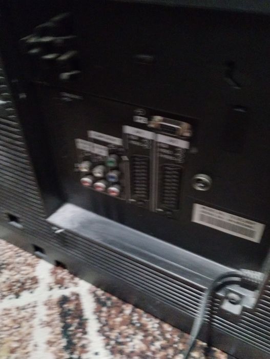 Телевизор Панасоник 32 инча лсд