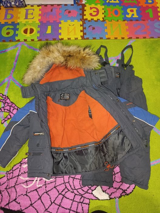 Продается комбинезон с курткой 98 см