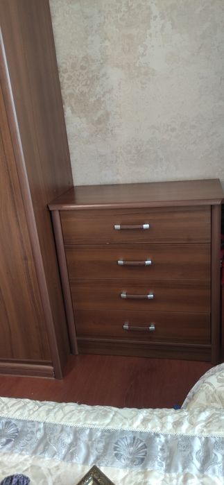 Шифоньер и комод