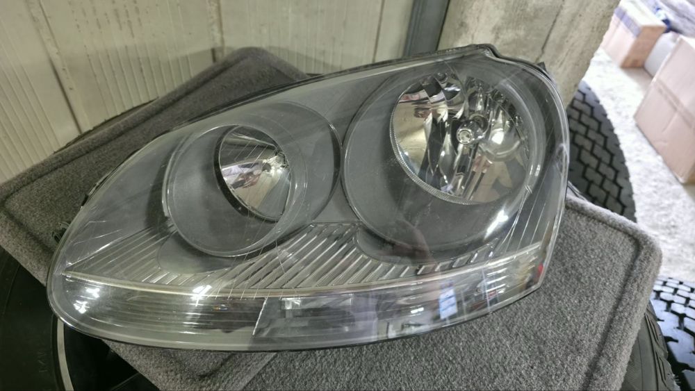 Фар ляв VW Golf V MK5 2004-2008