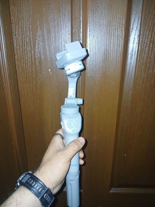 M01 TOKQI Монопод превратит ваш девайс в настоящую кинокамеру, обеспеч