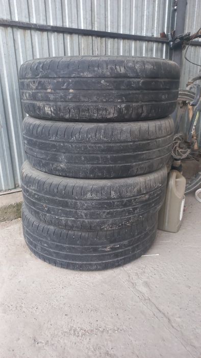 Продаю бу шины 4 шт