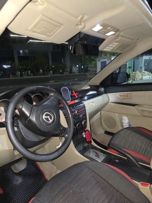 Продаётся машина Mazda 3