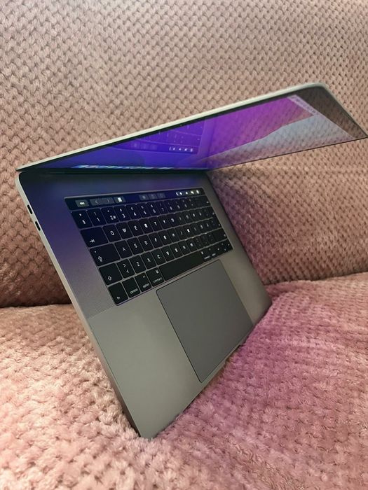 macbook pro 2017 15 second hand si noi de vanzare • Anunturi • OLX.ro