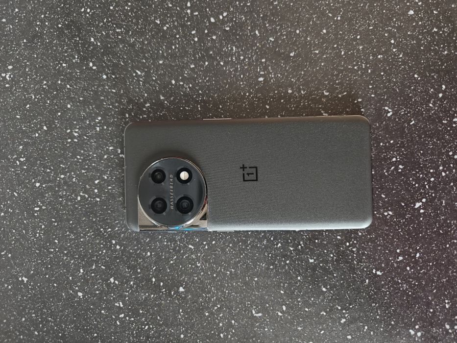 Telefon OnePlus 11 5G • RAM 16 +12 GB • Stocare 256 GB