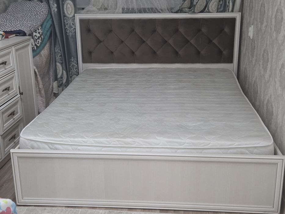 Продам Спальный кровать