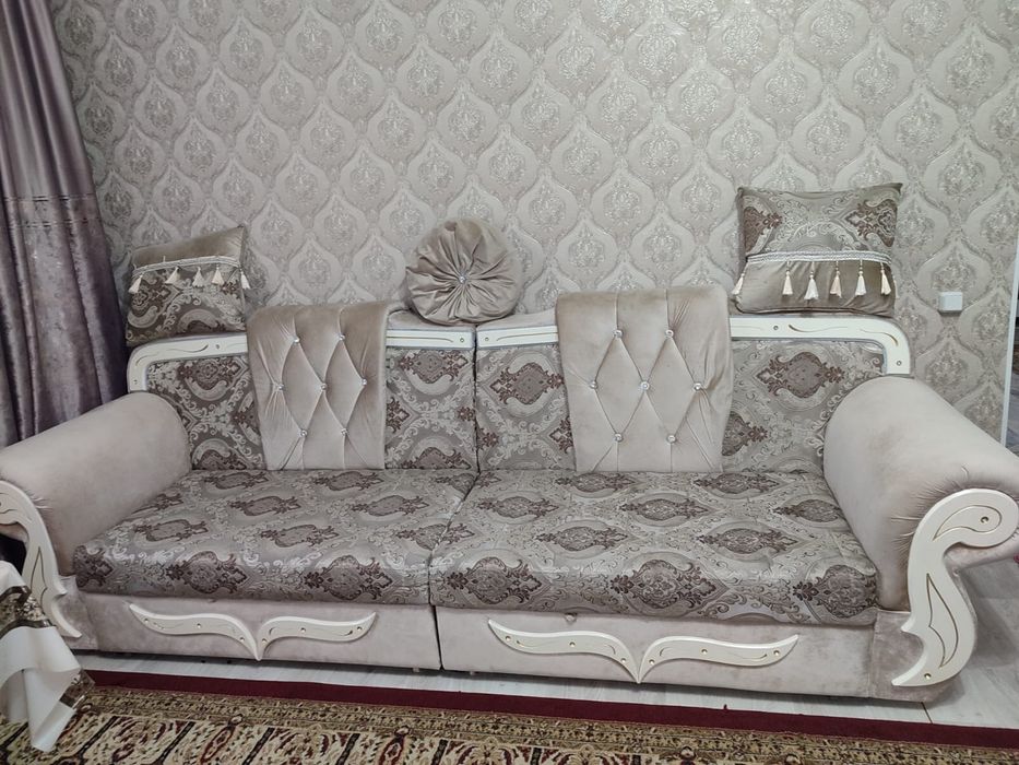 Срочно продам Диван для гостиной 3метра