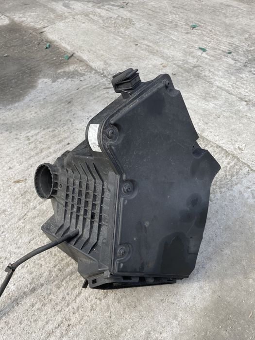 Carcasa filtru aer Audi A4 A5 B8 2.0 2.7 3.0