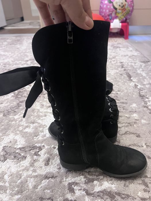 Cizme fetite in stare buna nr 29 foarte frumoase 20 cm in interior